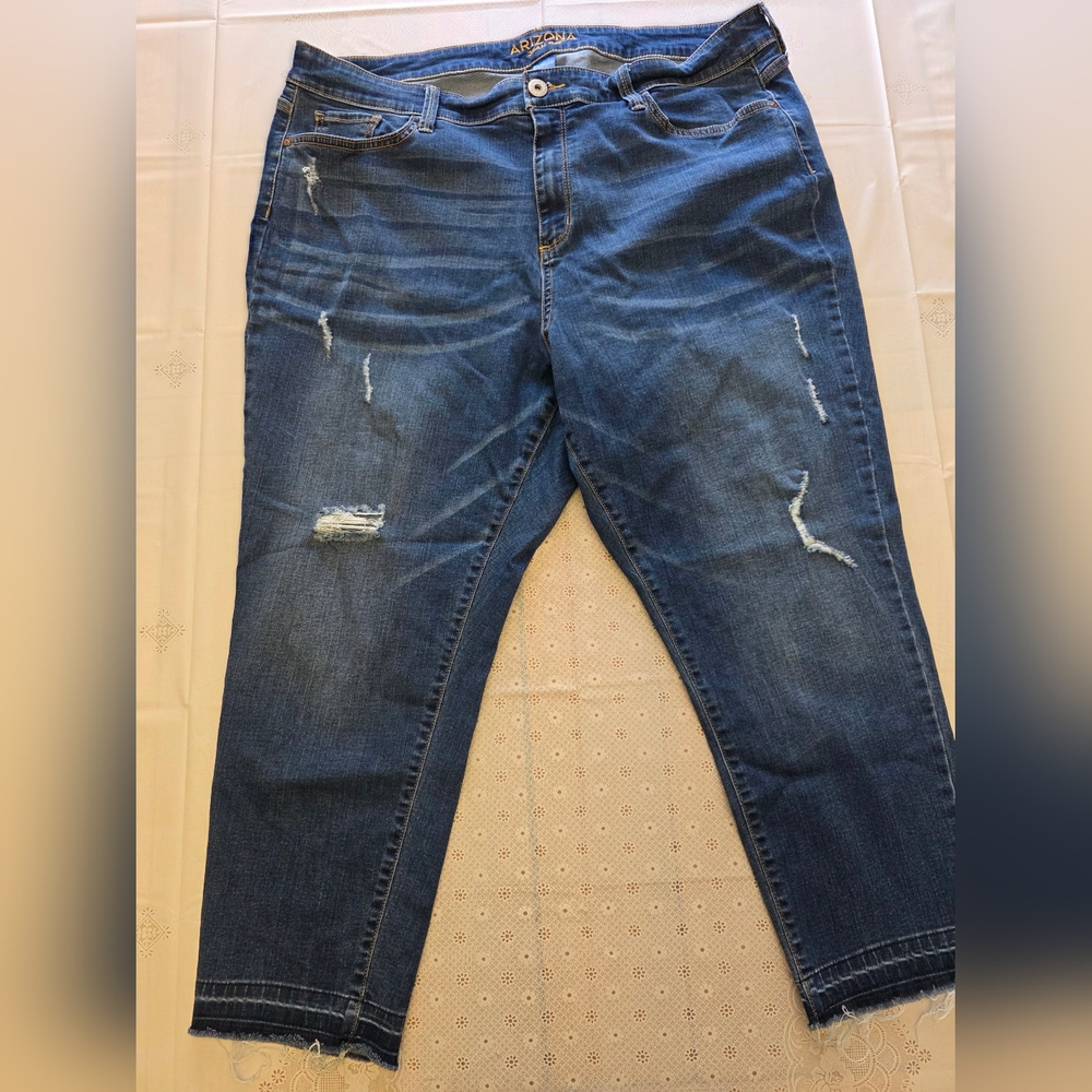 Arizona Jean Company Blue Ankle Cropped Jeans